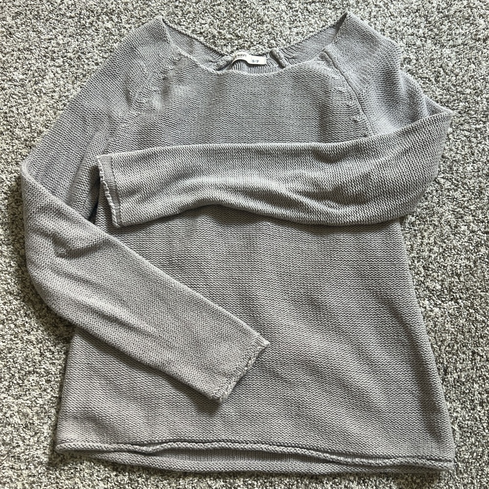 Old Navy Light Gray Knit Pullover